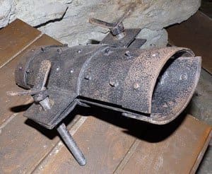 medieval-torture-devices-iron-boot